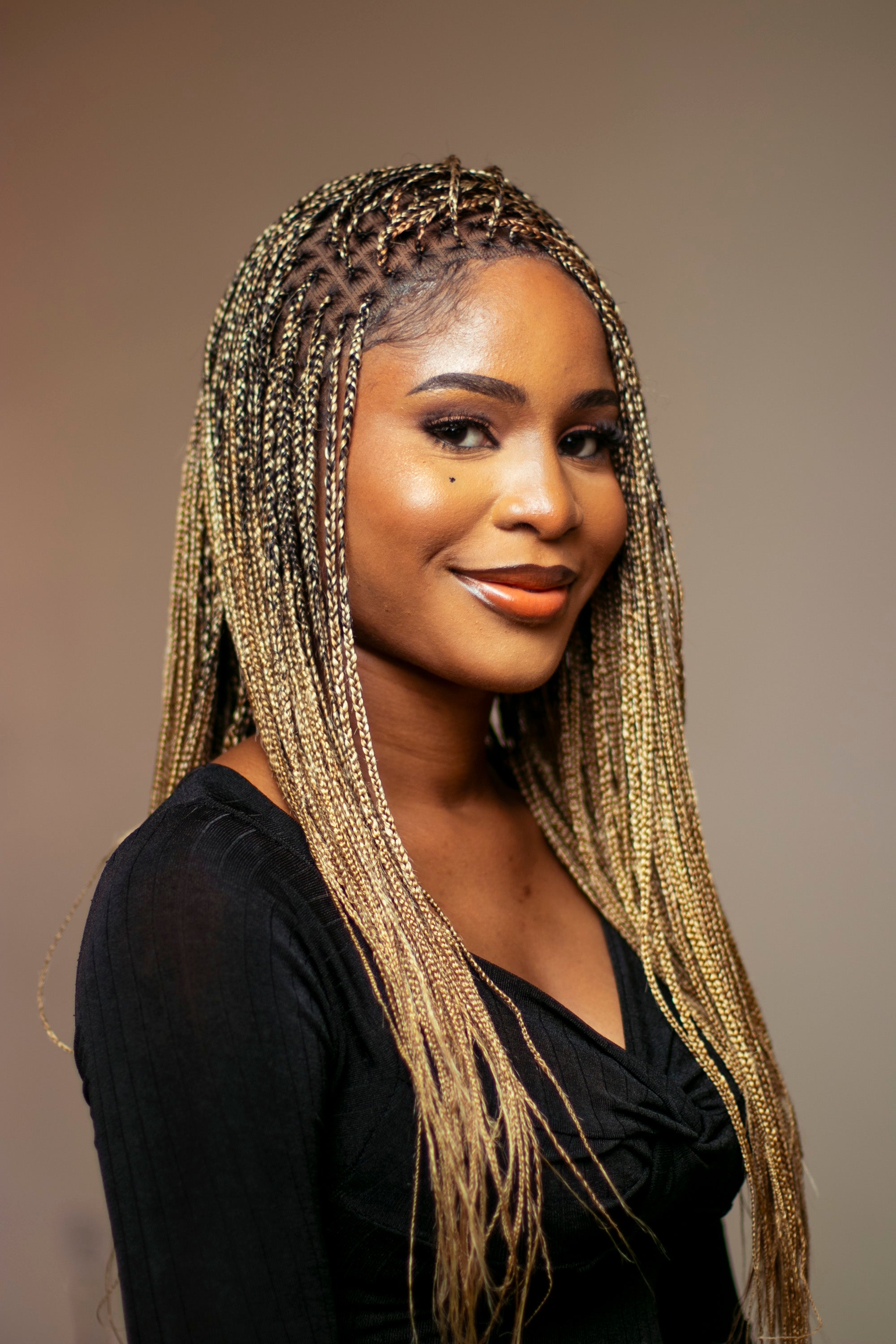 Wow Braids: 18" FULL HD LACE KNOTLESS BRAIDED WIGS Wig
